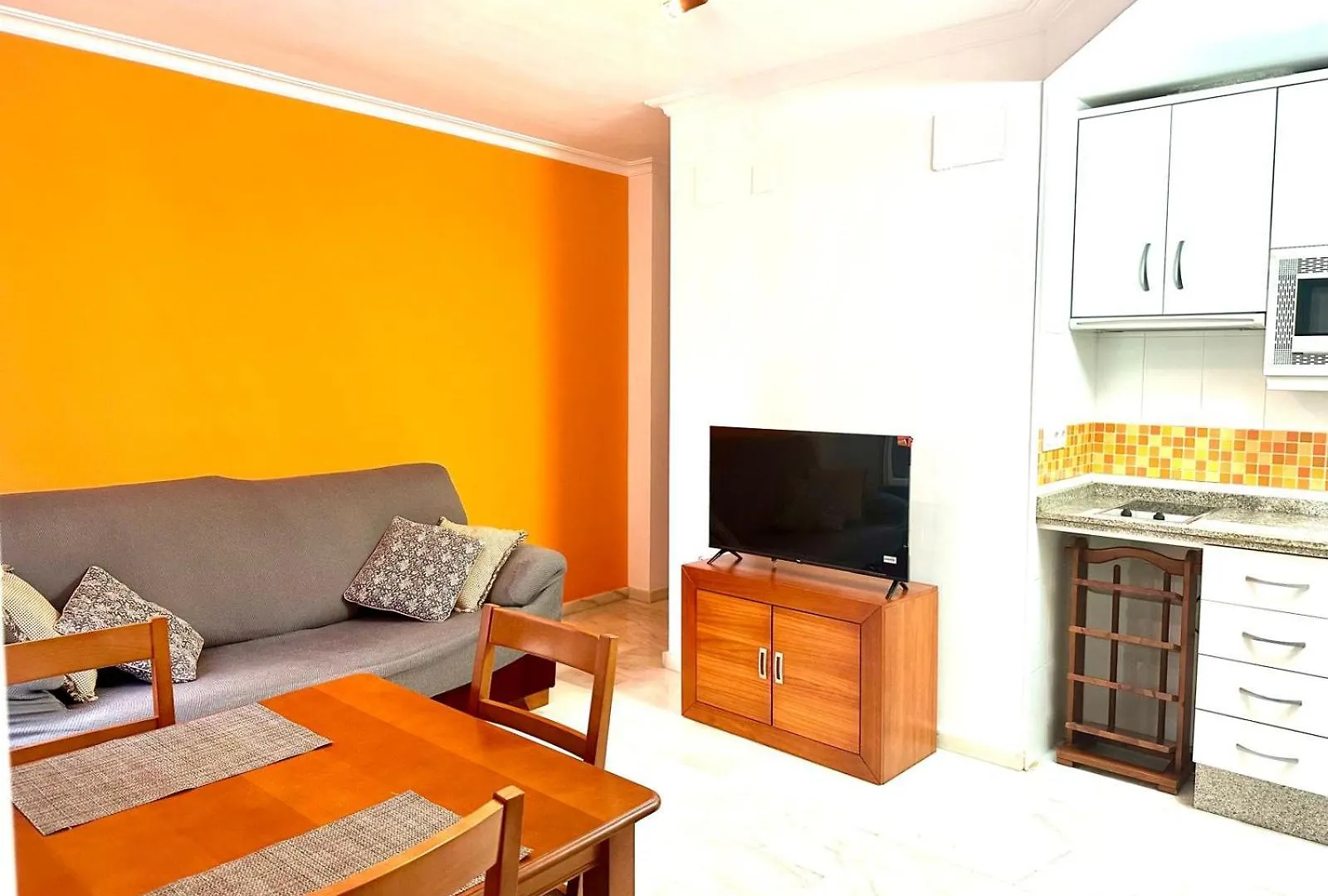 2 Min Centro Y Playa Calle Independencia contacts